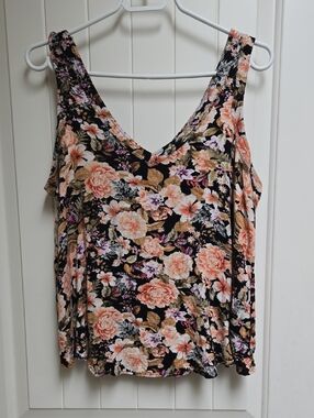Torrid Plus size 00 Women’s Floral V-Neck Tank Top Shirt - Black Peach Pink